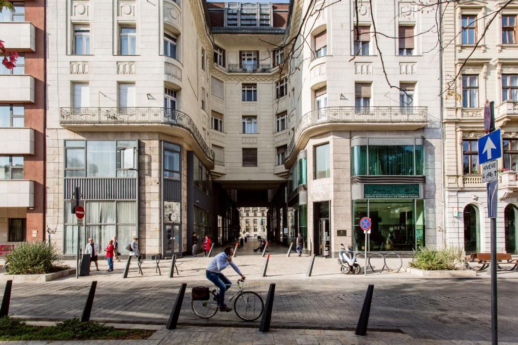 City Corso Apartman Будапеща Екстериор снимка