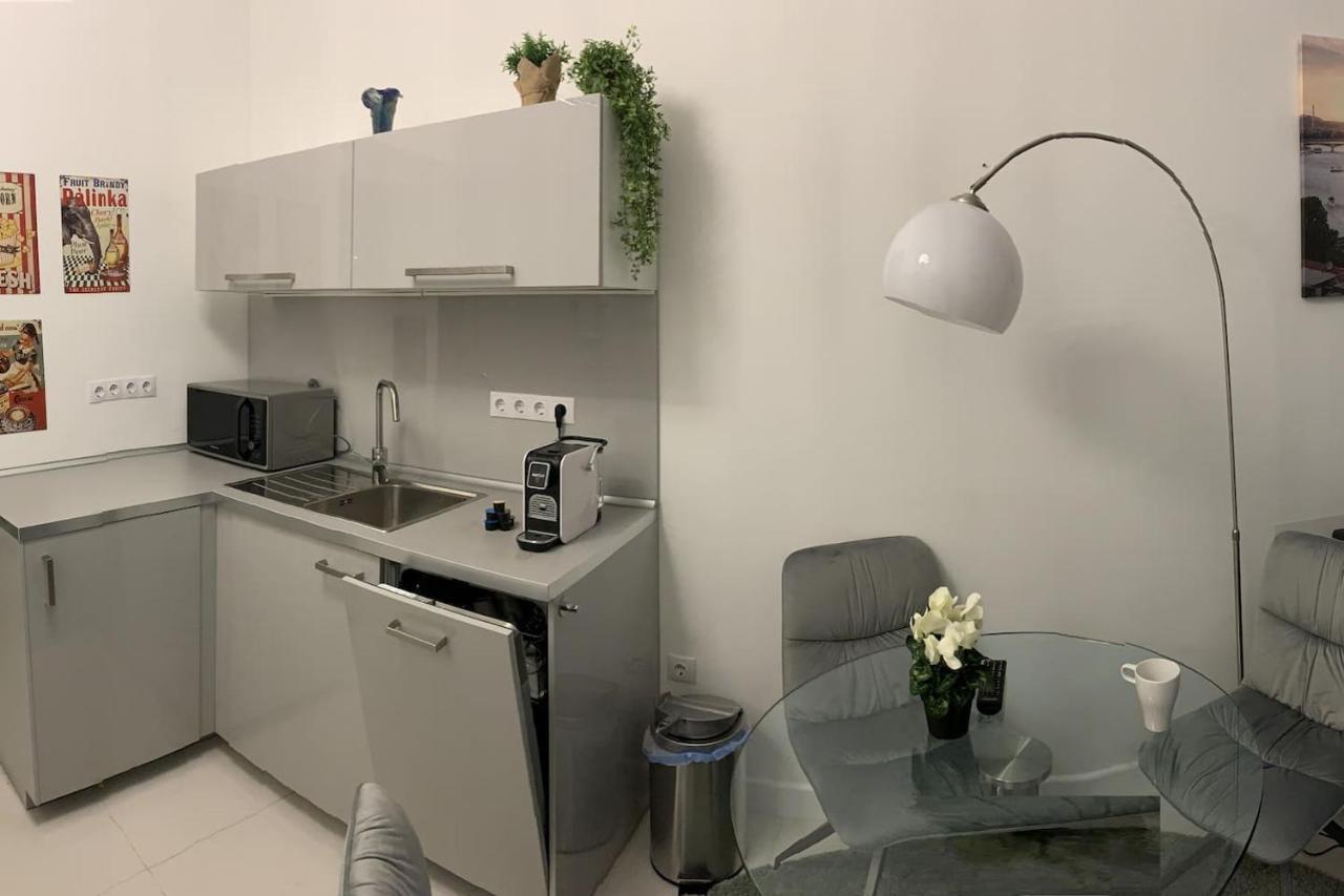 City Corso Apartman Будапеща Екстериор снимка